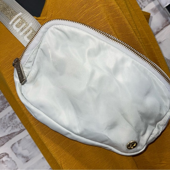 Lululemon White Satin Crossbody Bag belt - Picture 1 of 5
